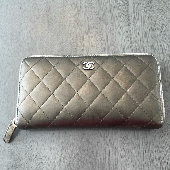 Chanel Quilted Zippy Wallet Iridescent Timeless Classic